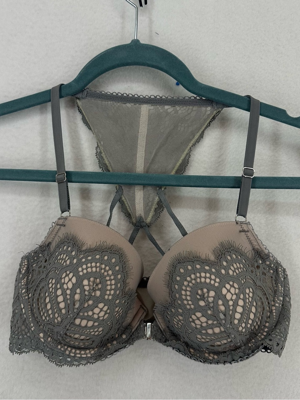 Victoria’s Secret 34C‎ Gray Lace Racerback Front Closure Push Up Bra